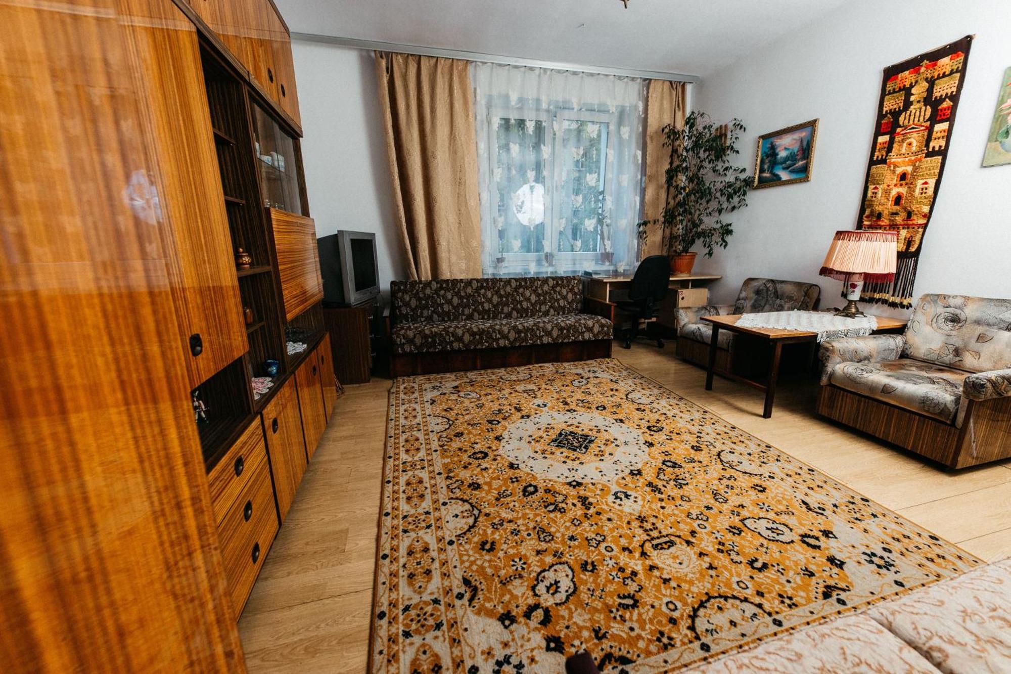 Feel The Old Socialist Style Apartment — Photos 3